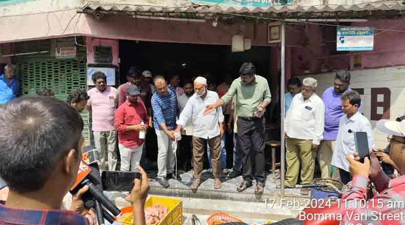 నెల్లూరులో చికెన్ షాపుల బంద్ : మూయించిన అధికారులు