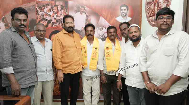 టిడిపిలోకి కొనసాగుతున్న చేరికలు : ఆహ్వానిస్తున్న కోటంరెడ్డి