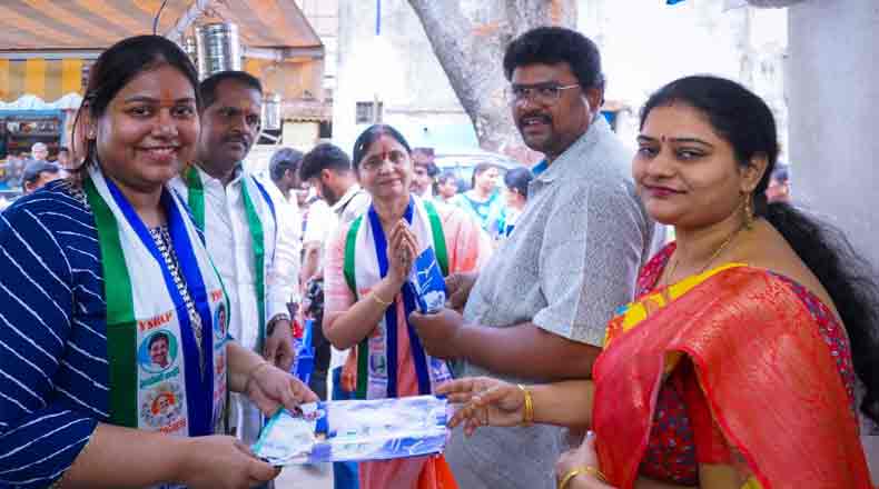 మా నాన్నను గెలిపించండి : నెల్లూరులో విజయసాయి రెడ్డి కుమార్తె ప్రచారం