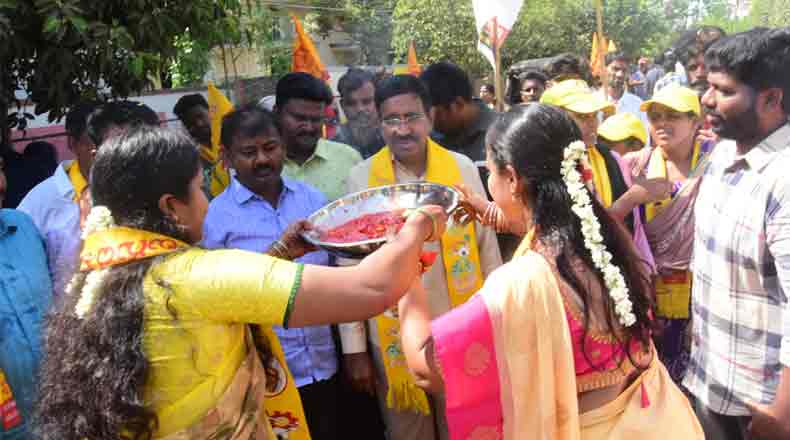 వైసిపి ఉంటే యువత భవిష్యత్తు అంధకారమే : ప్రచారంలో నారాయణ వెల్లడి