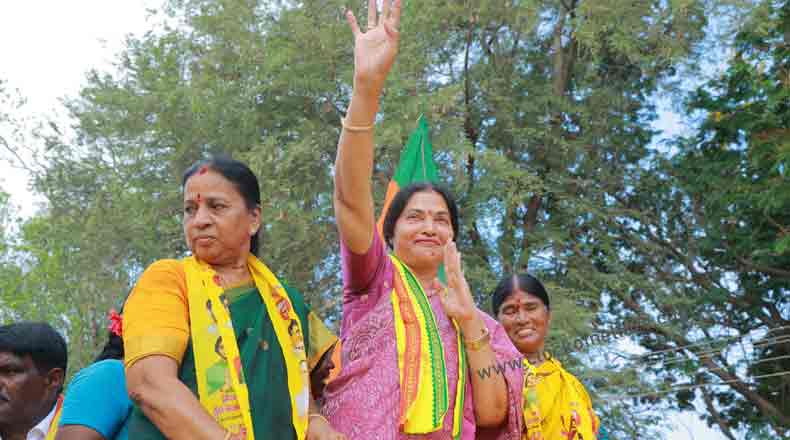 రెడ్డిపాళెంలో ఫ్లోరైడ్ సమస్యకు శాశ్వత పరిష్కారం చూపుతా : ప్రశాంతి రెడ్డి హామీ