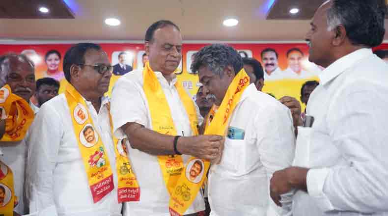 వచ్చేది టిడిపి ప్రభుత్వమే : విపిఆర్ సమక్షంలో భారీగా చేరికలు