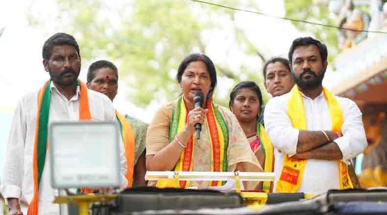 ప్రసన్నకు బైబై చెప్పండి : వేమిరెడ్డి ప్రశాంతి రెడ్డి పిలుపు