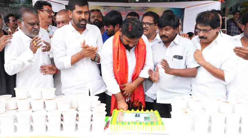 ఘనంగా కోటంరెడ్డి జన్మదిన వేడుకలు : పలు ప్రాంతాల్లో సేవా కార్యక్రమాలు