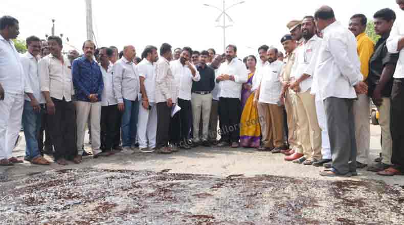 సంక్రాంతి కల్లా గుంతల రహిత రోడ్లు : పనులు ప్రారంభించిన ఎమ్మెల్యే కోటంరెడ్డి